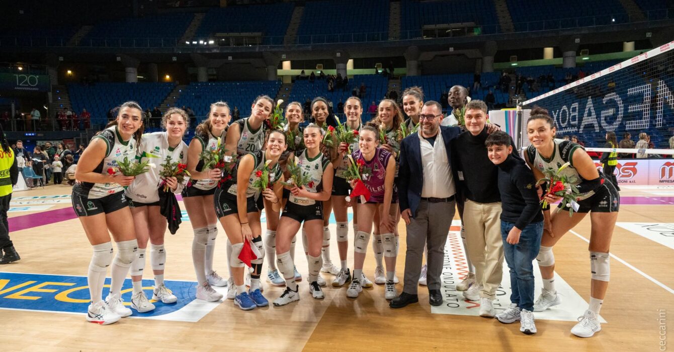 Foto_vittoria_Matteo2 sqaudra Megabox Vallefoglia Volley